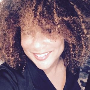 Meet your Posher, Cynthia